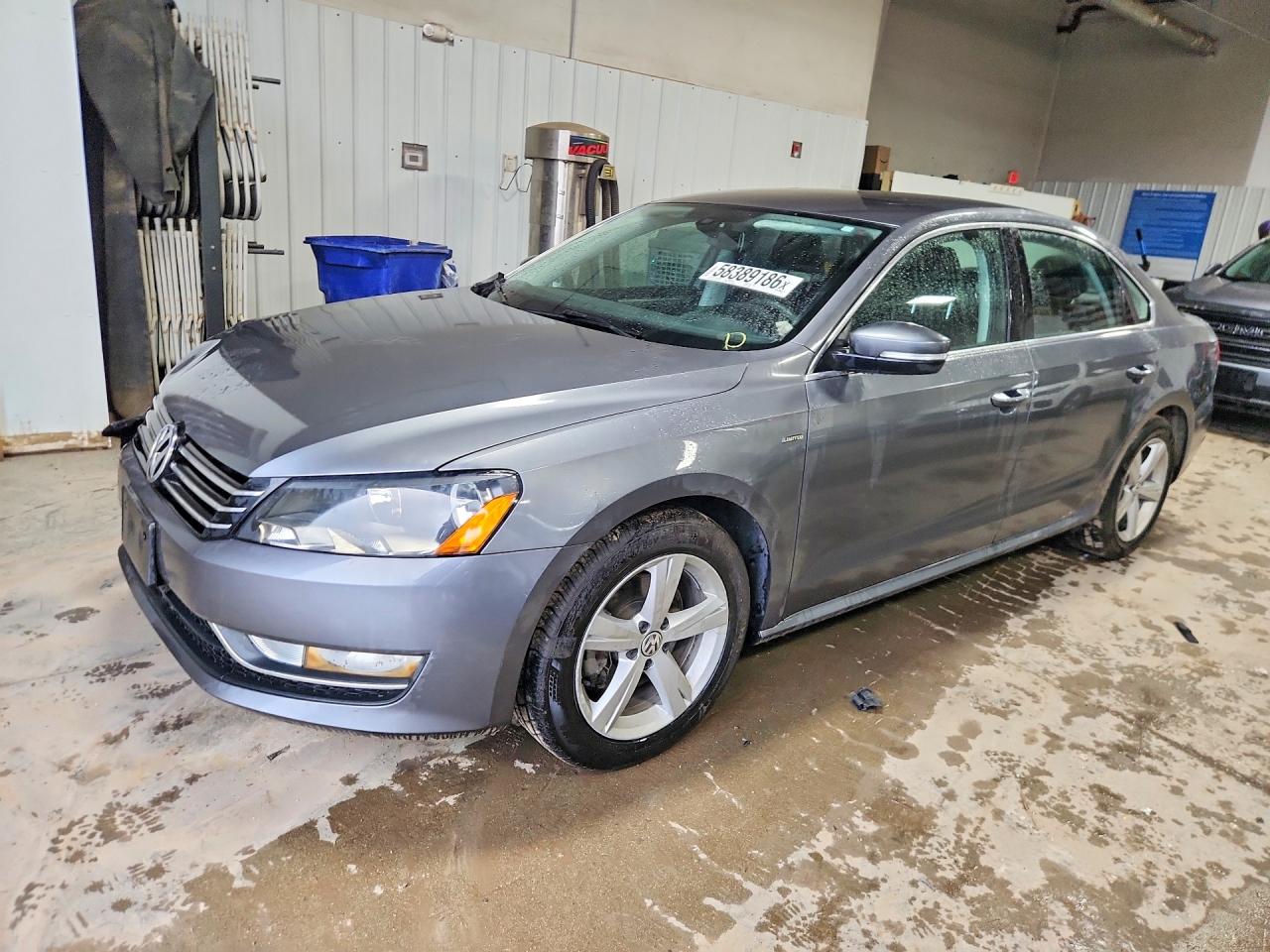2015 VOLKSWAGEN PASSAT