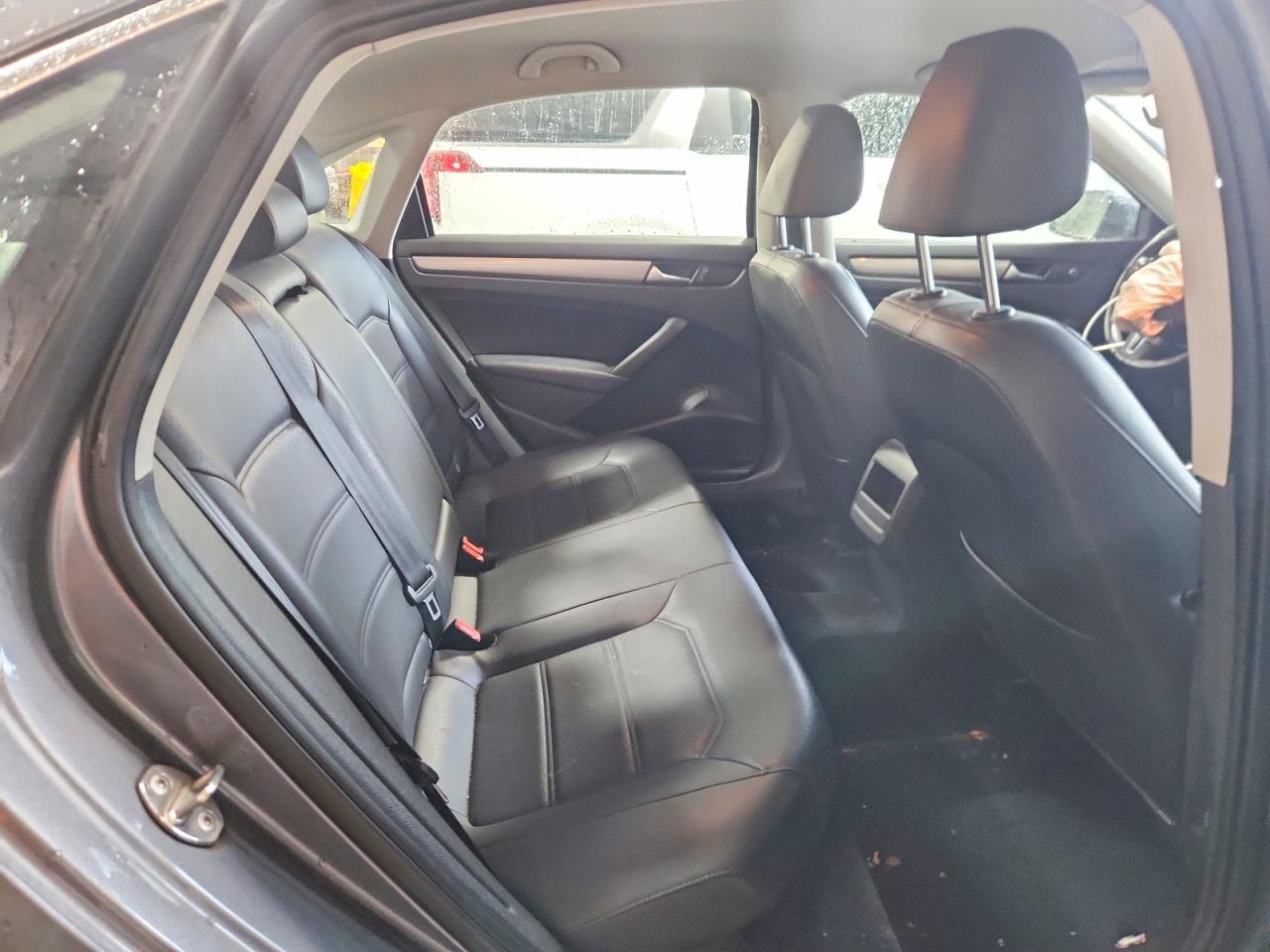 2015 VOLKSWAGEN PASSAT