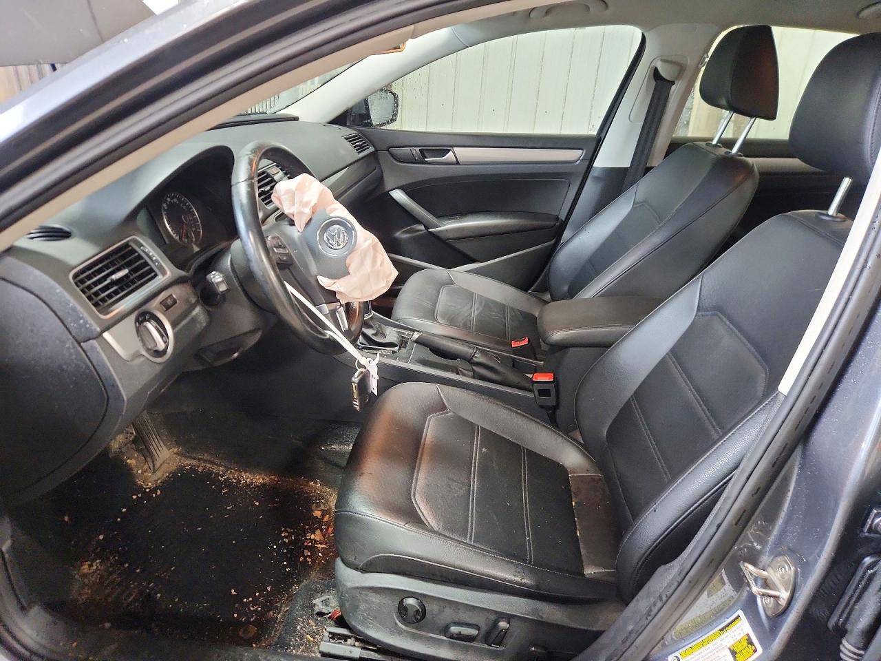 2015 VOLKSWAGEN PASSAT