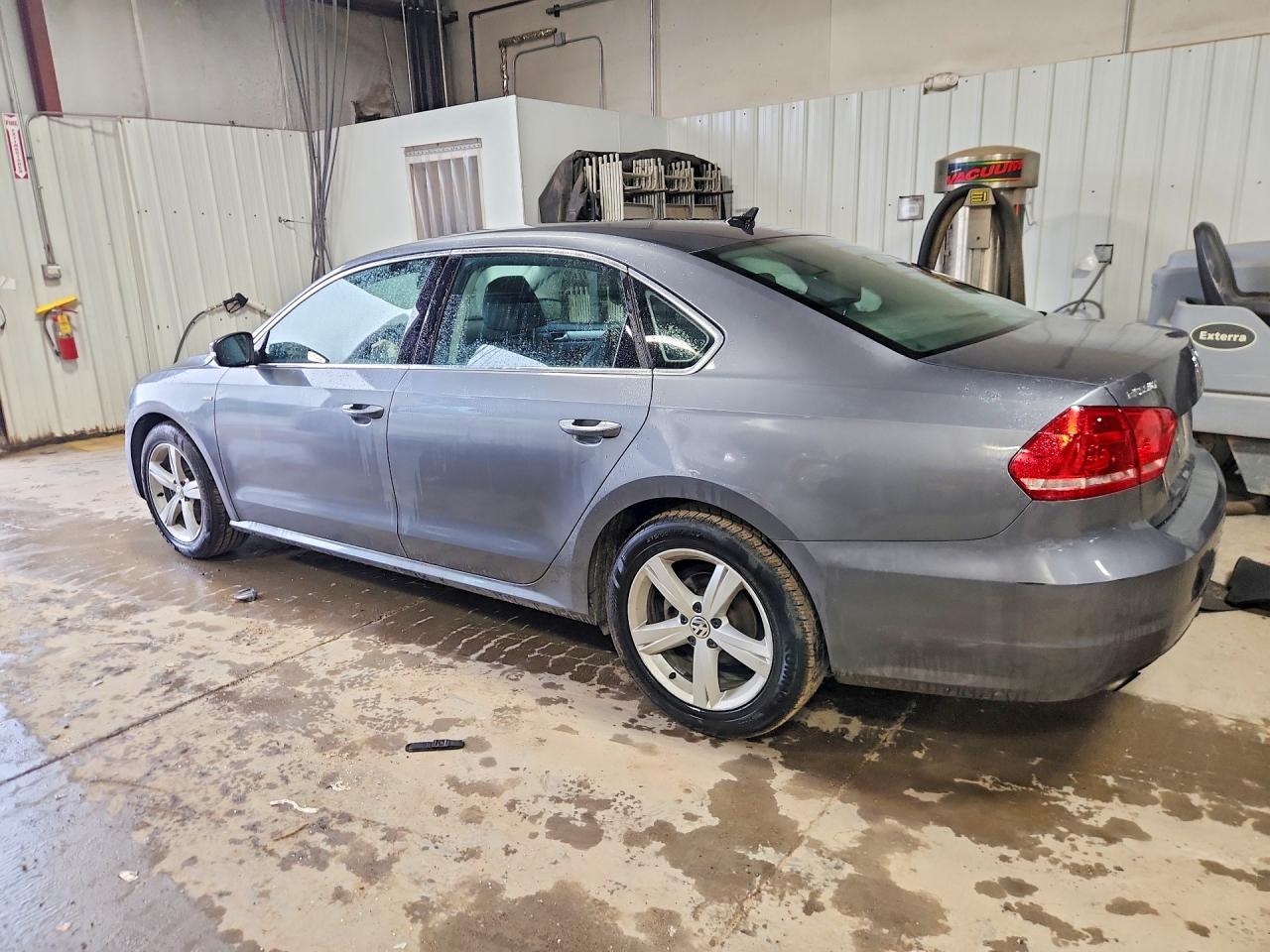 2015 VOLKSWAGEN PASSAT