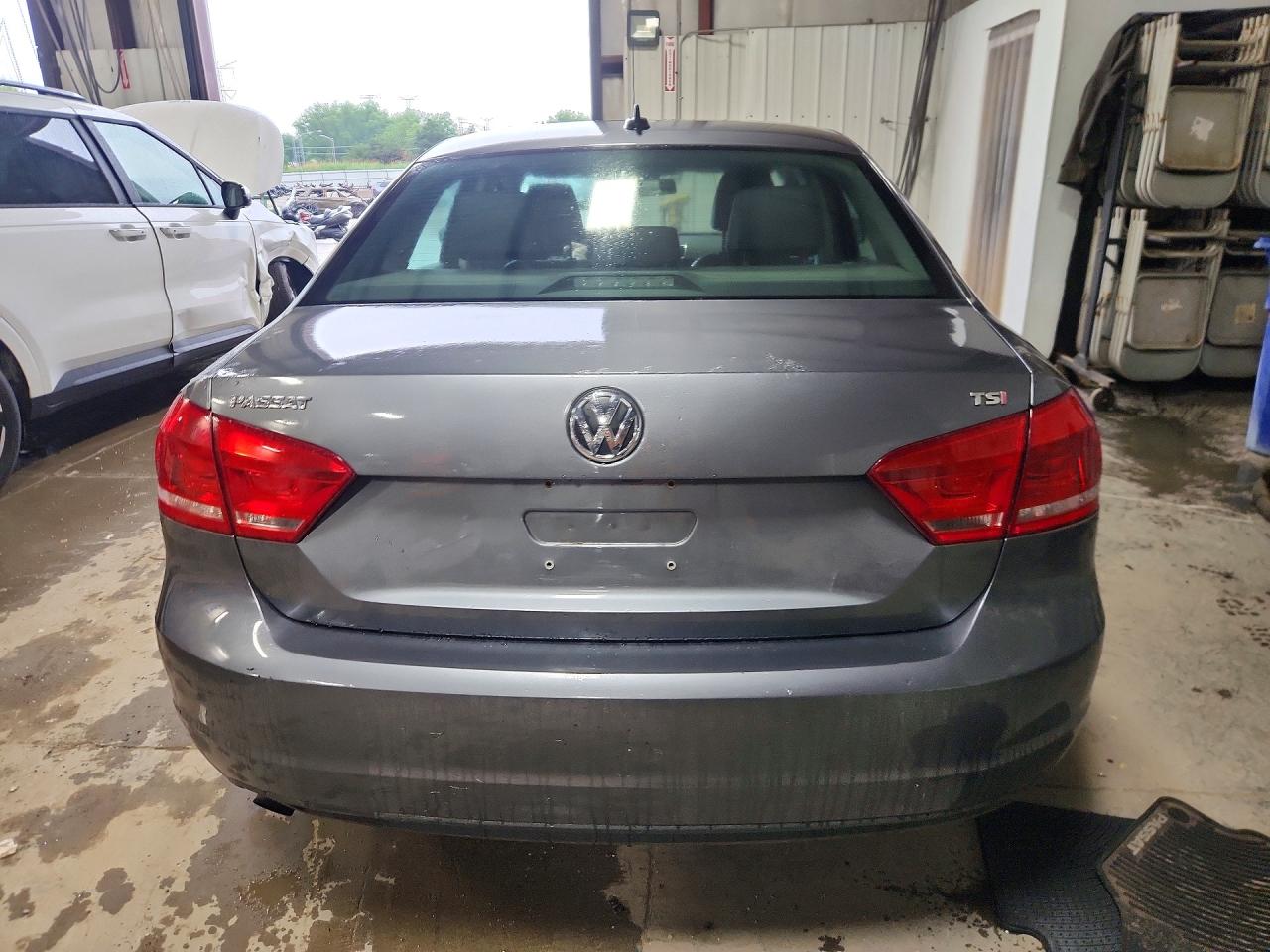 2015 VOLKSWAGEN PASSAT