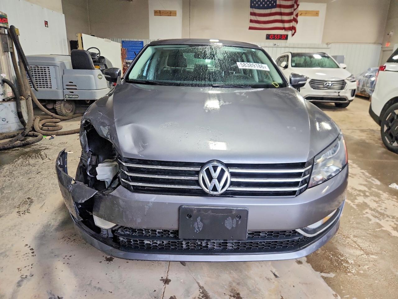 2015 VOLKSWAGEN PASSAT