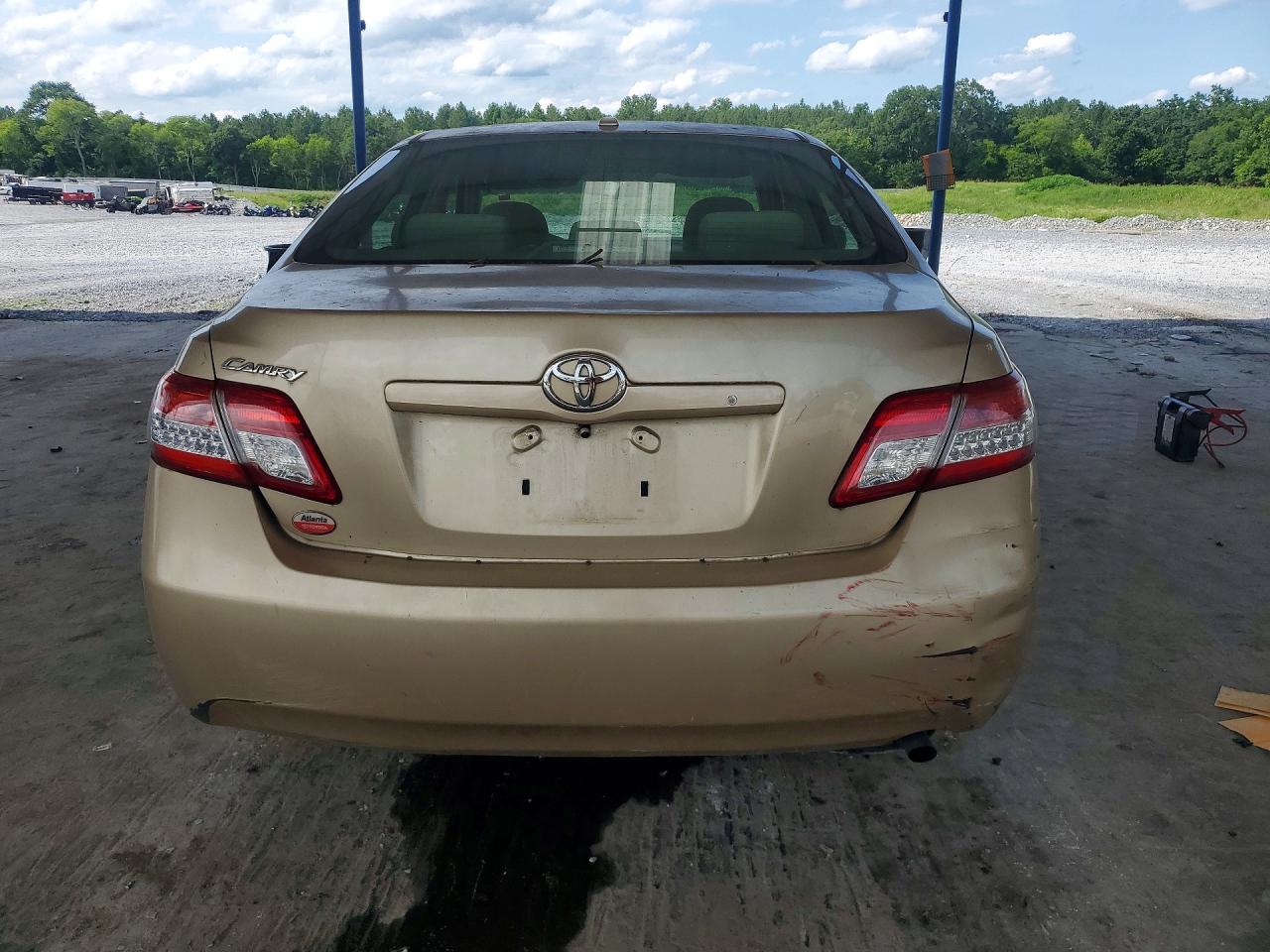 2011 TOYOTA CAMRY