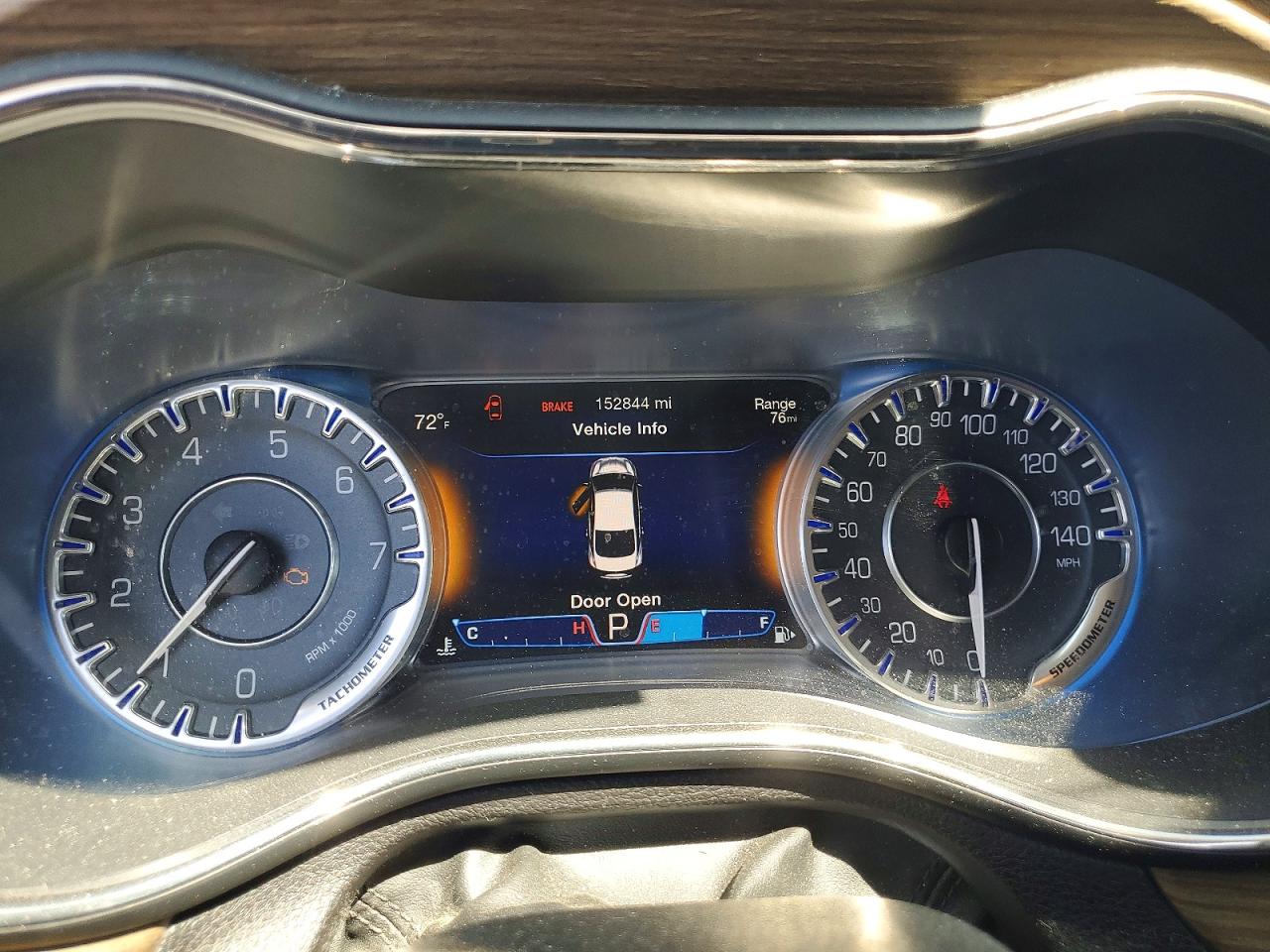 2015 CHRYSLER 200