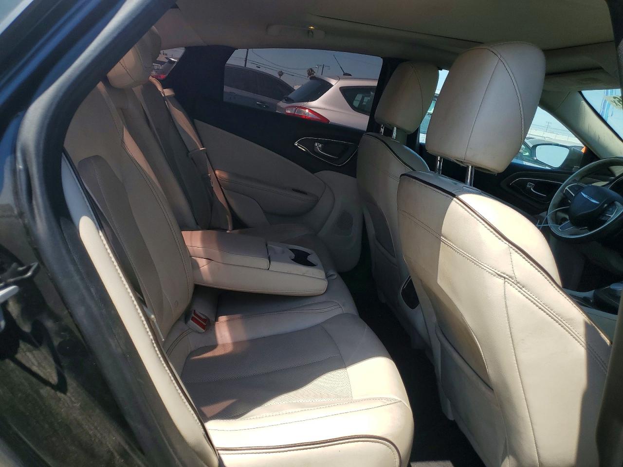 2015 CHRYSLER 200