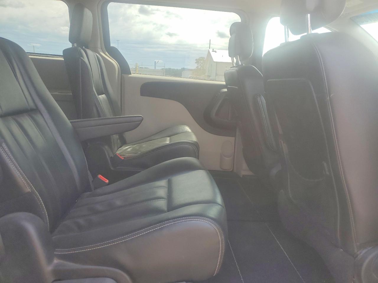 2013 CHRYSLER MINIVAN