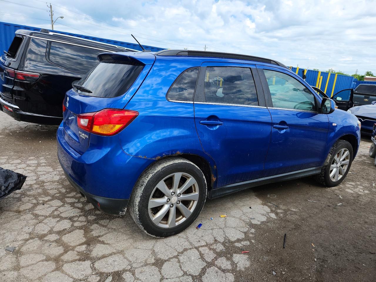 2015 MITSUBISHI OUTLANDER