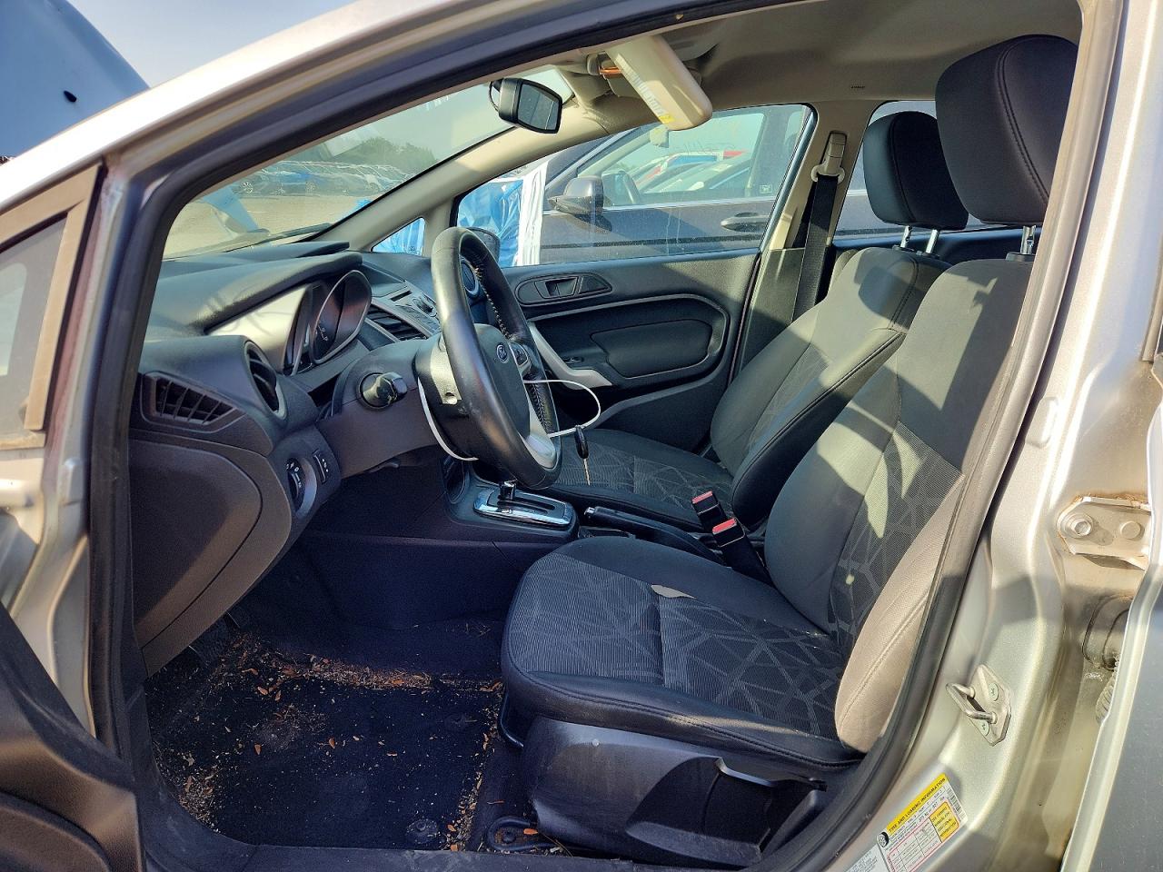 2011 FORD FIESTA