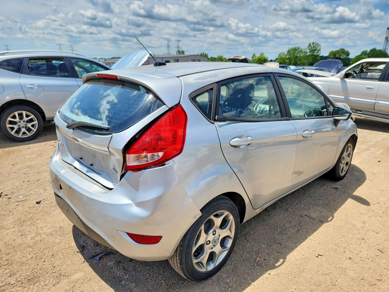 2011 FORD FIESTA