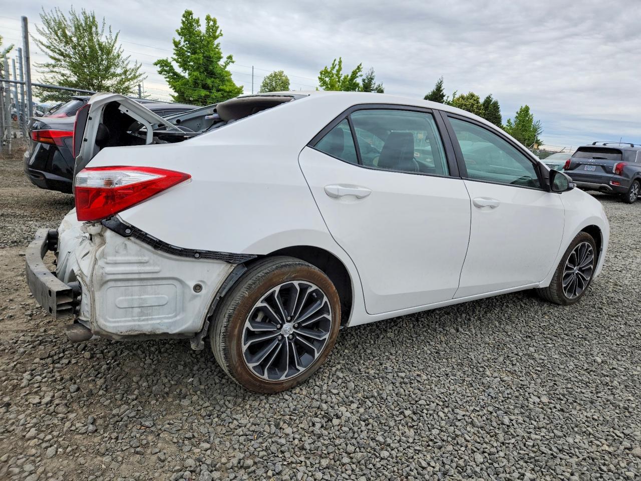 2016 TOYOTA COROLLA