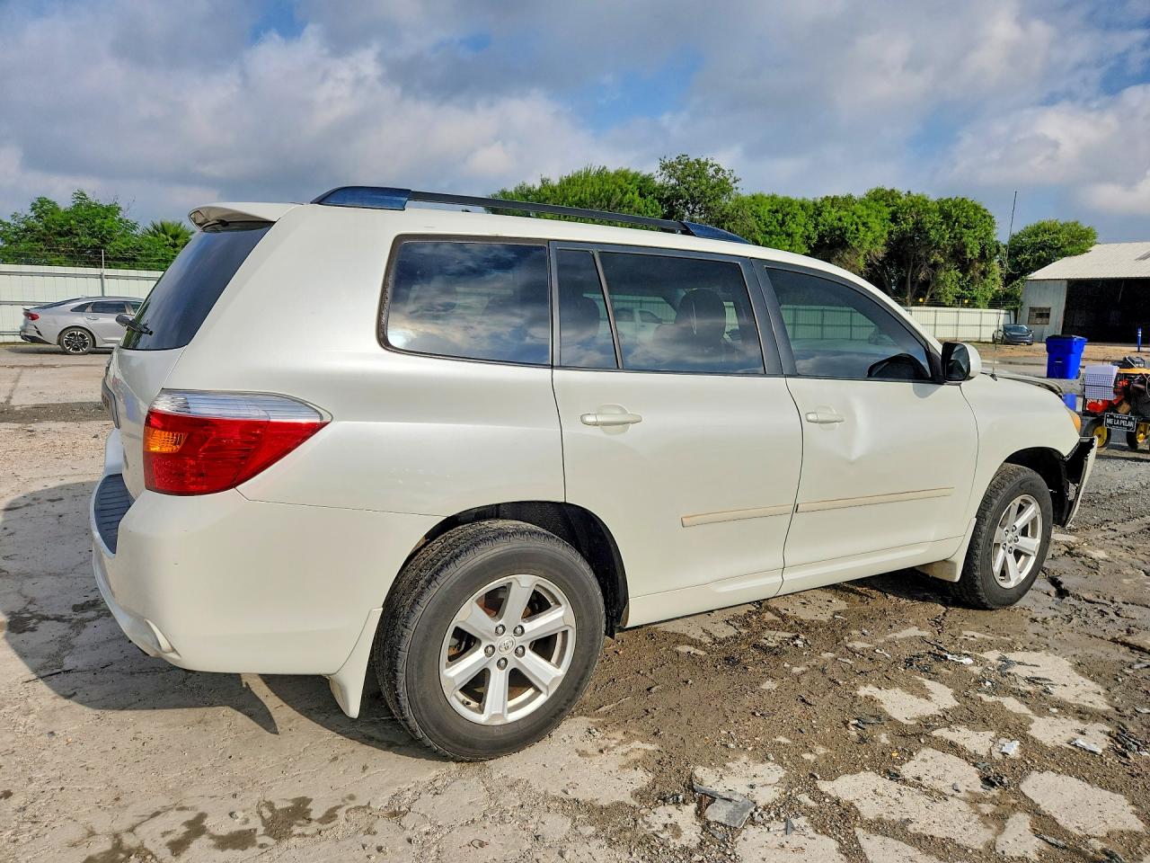 2010 TOYOTA HIGHLANDER