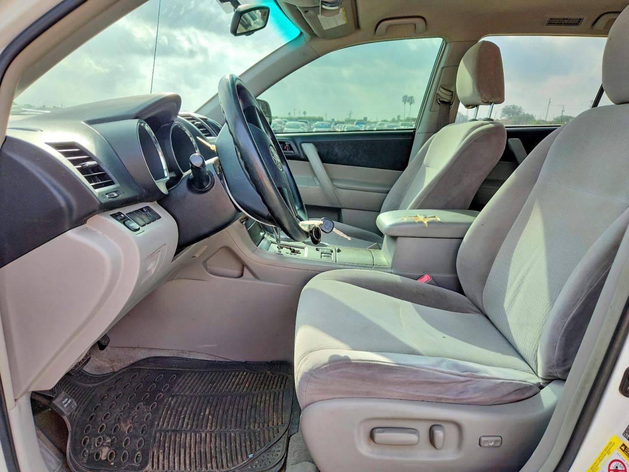 2010 TOYOTA HIGHLANDER