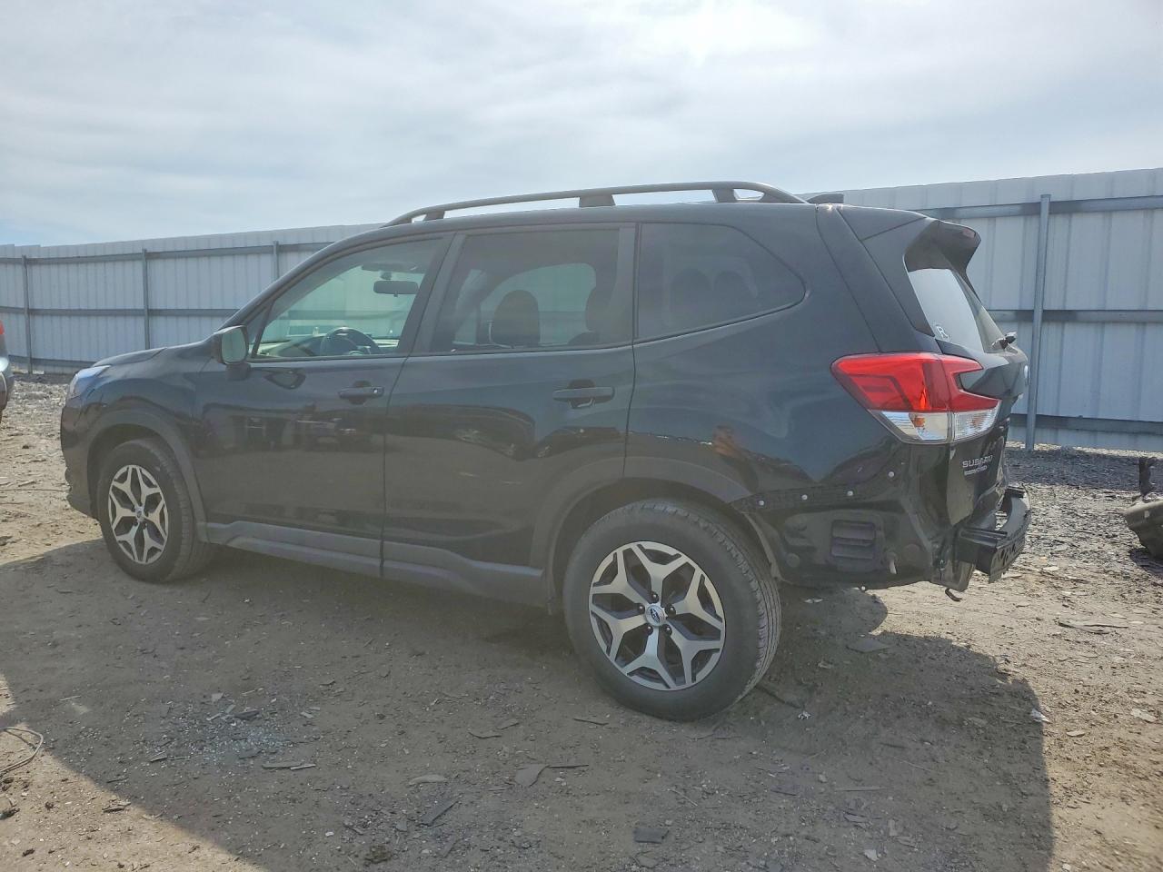 2023 SUBARU FORESTER