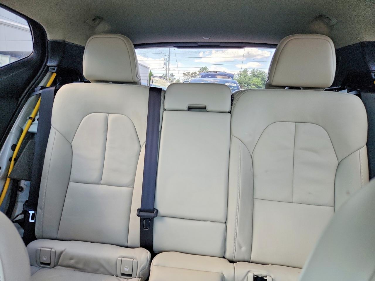 2019 VOLVO XC40