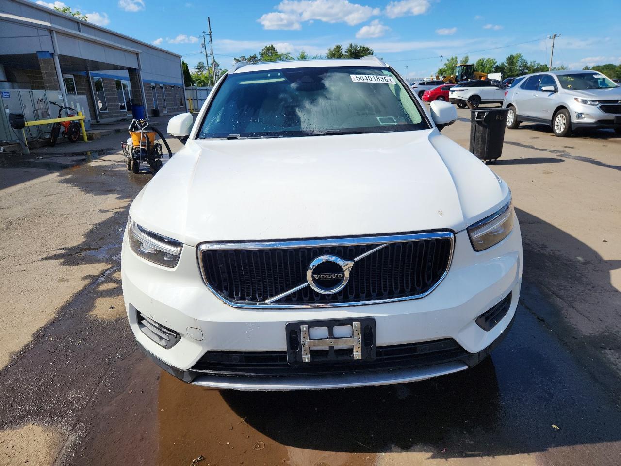 2019 VOLVO XC40