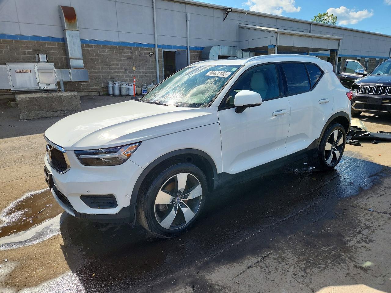 2019 VOLVO XC40