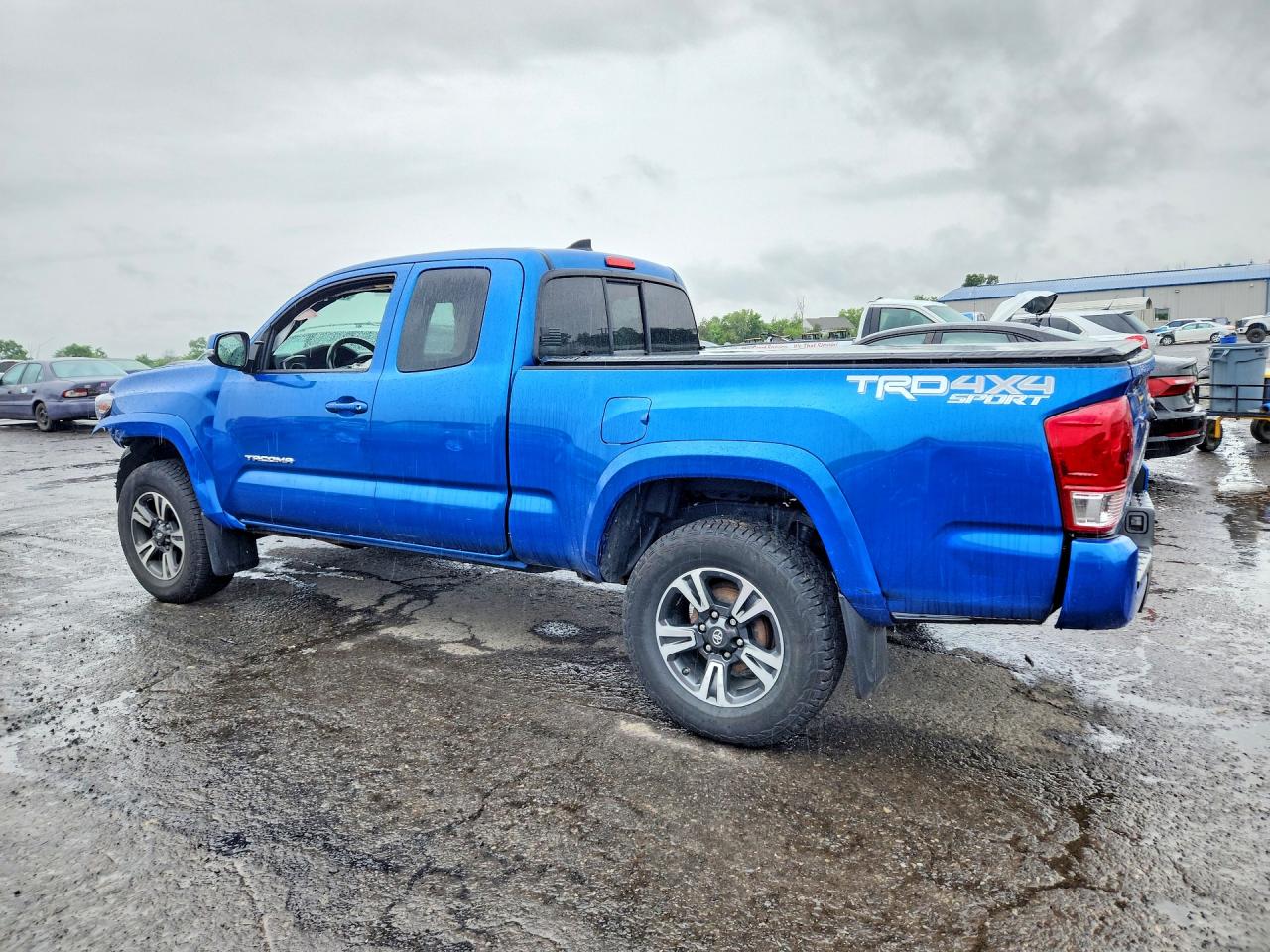 2017 TOYOTA TACOMA