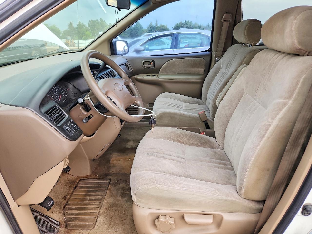 2000 TOYOTA SIENNA