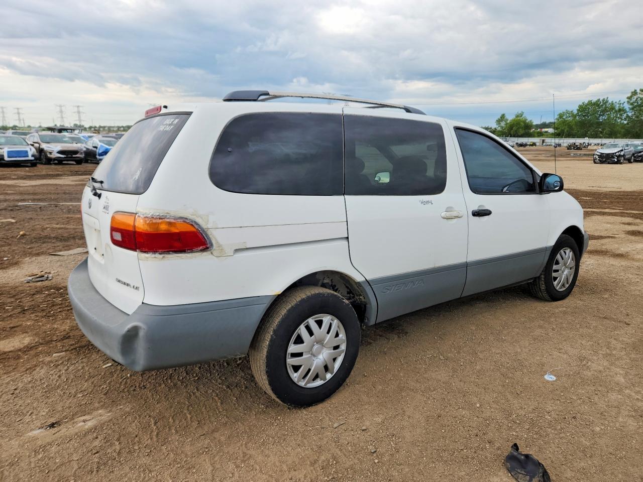2000 TOYOTA SIENNA