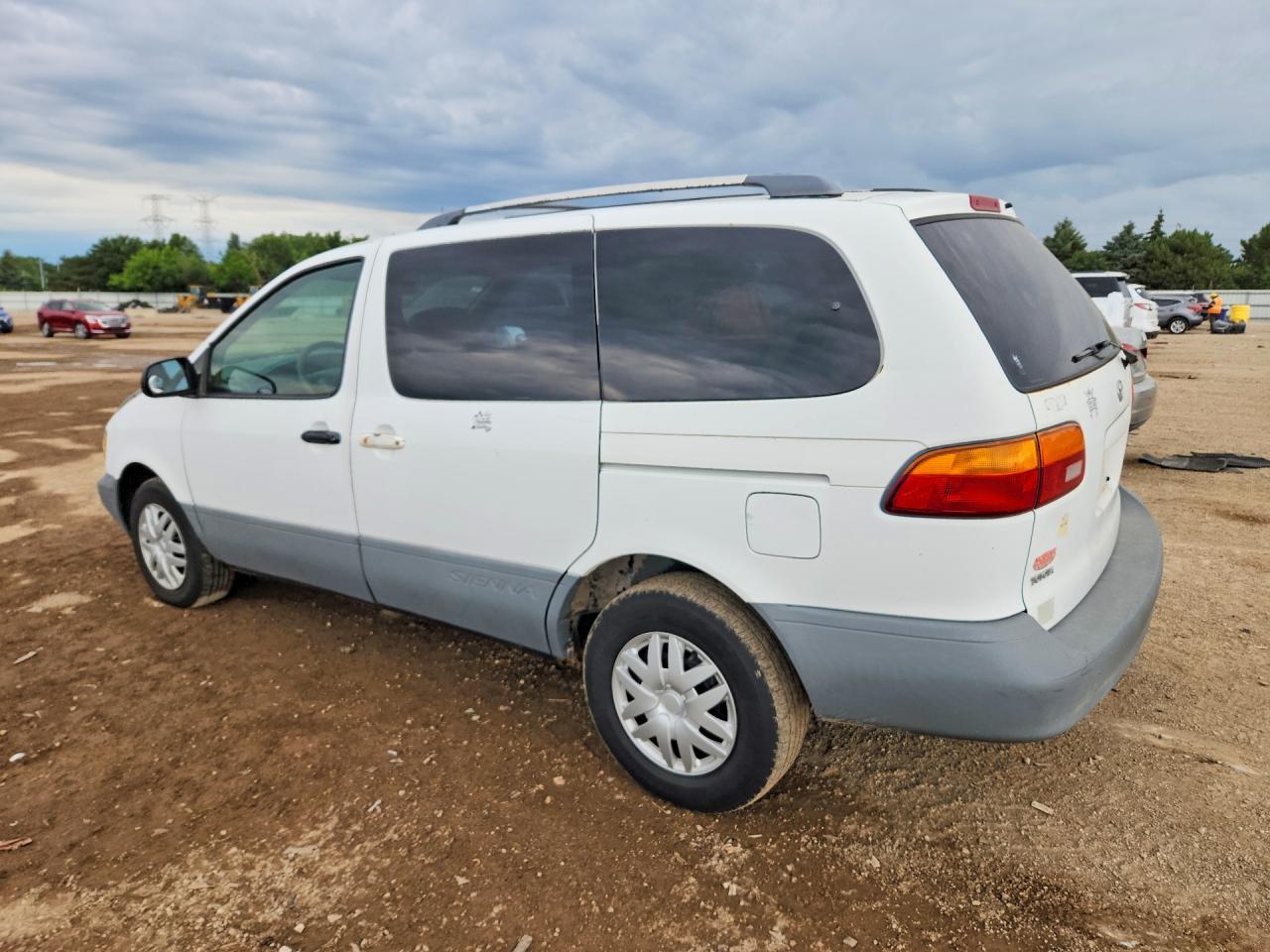 2000 TOYOTA SIENNA