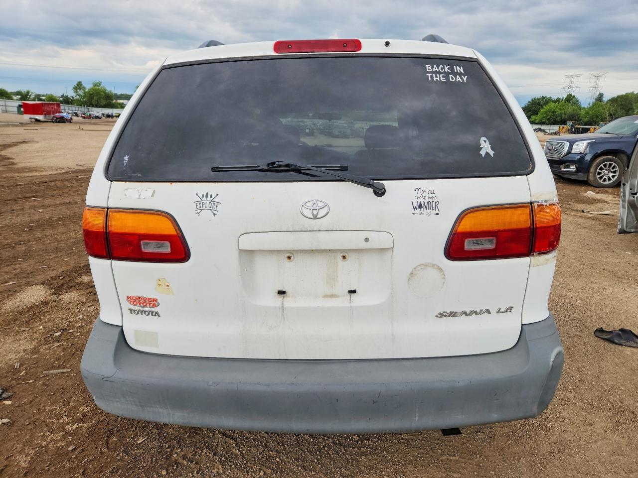 2000 TOYOTA SIENNA