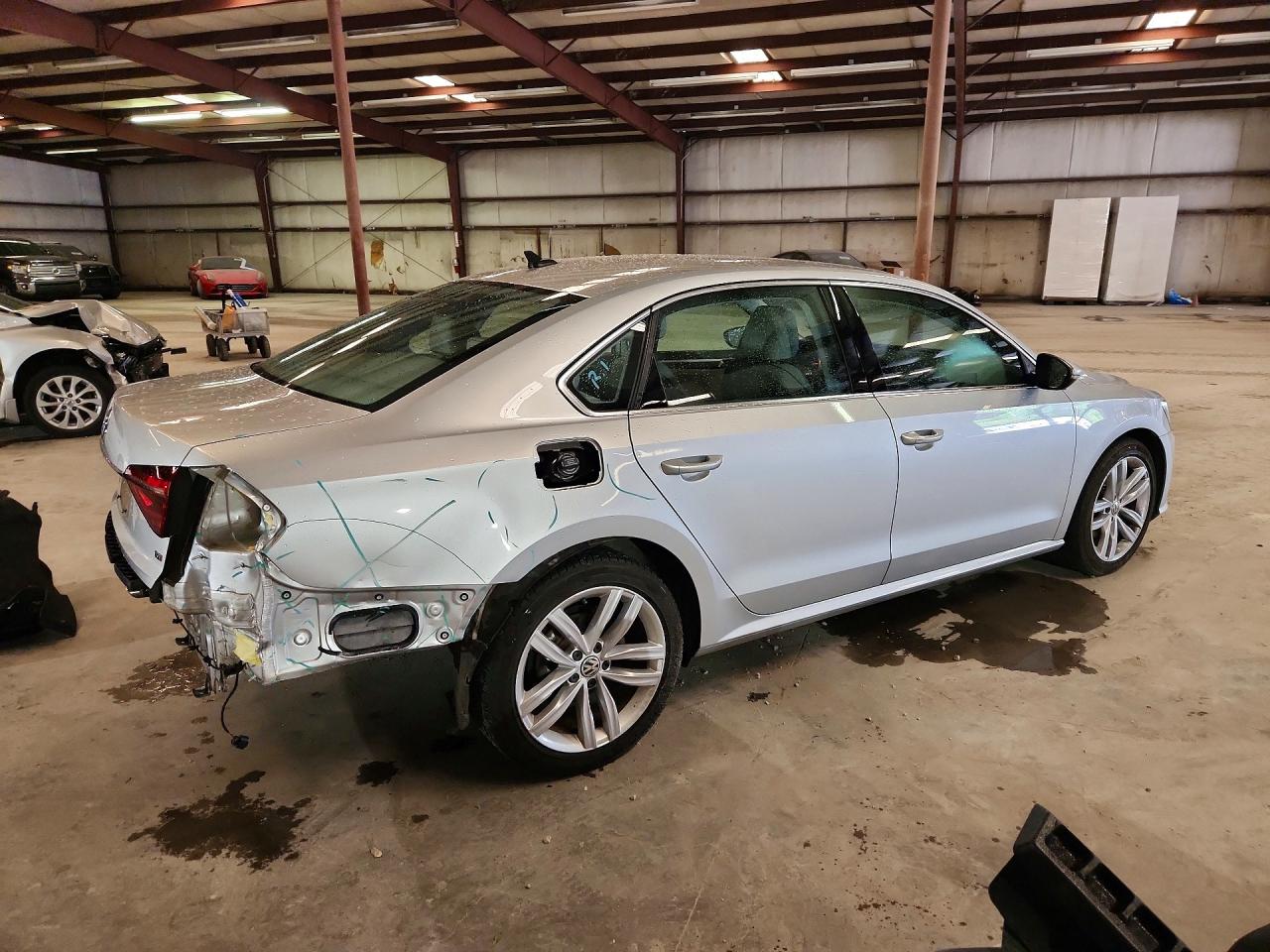 2018 VOLKSWAGEN PASSAT