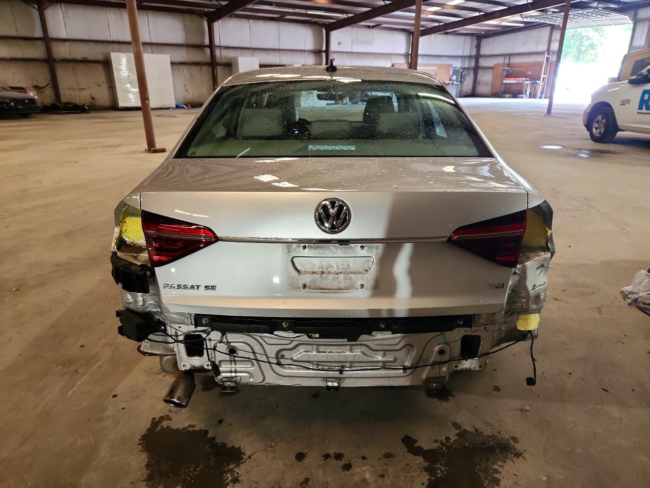 2018 VOLKSWAGEN PASSAT