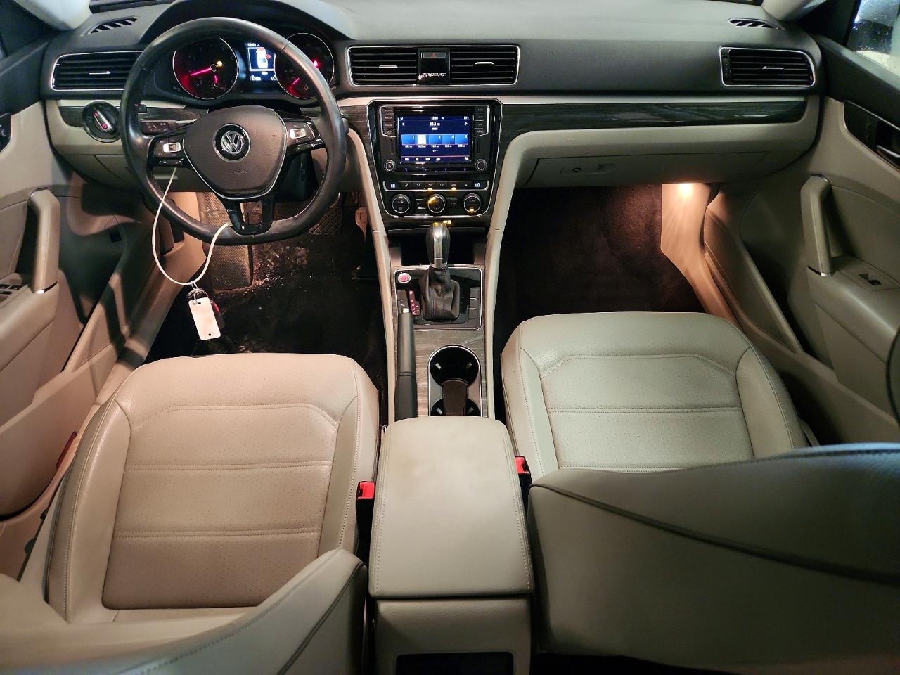 2018 VOLKSWAGEN PASSAT