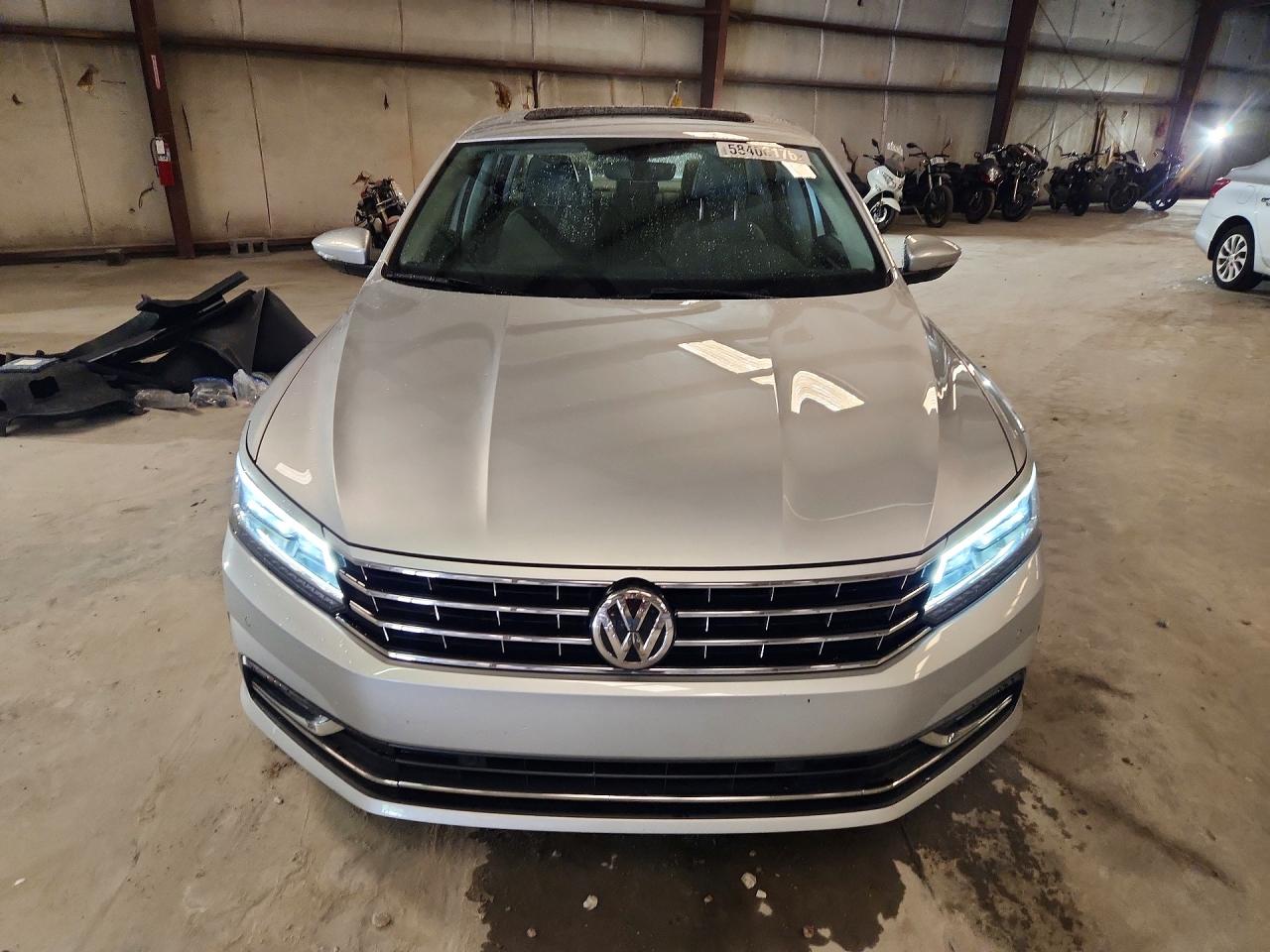 2018 VOLKSWAGEN PASSAT