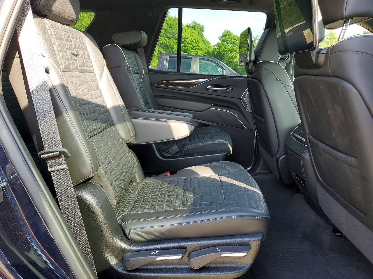 2024 CADILLAC ESCALADE