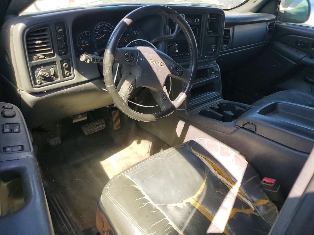 2004 GMC SIERRA