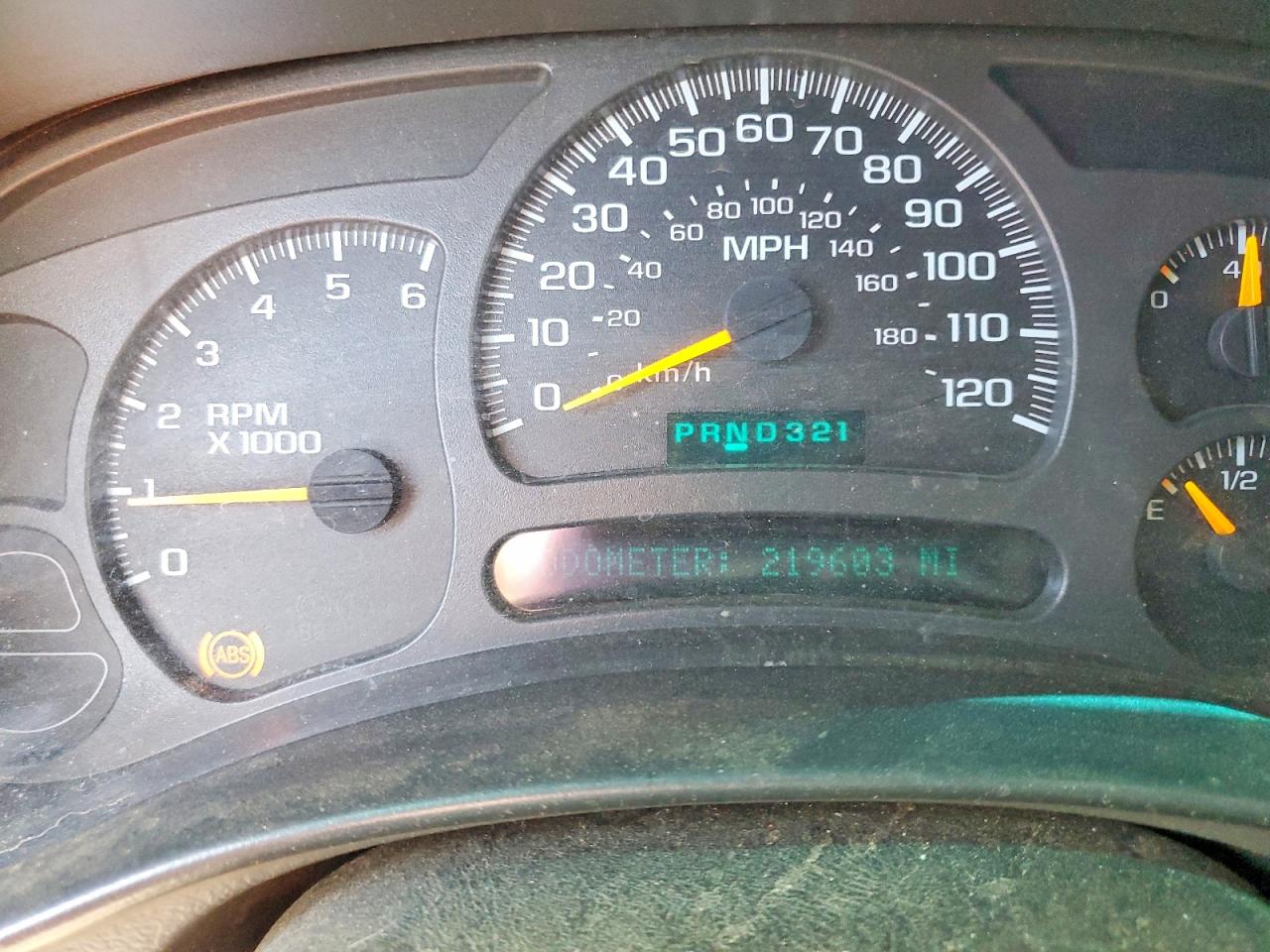 2004 GMC SIERRA