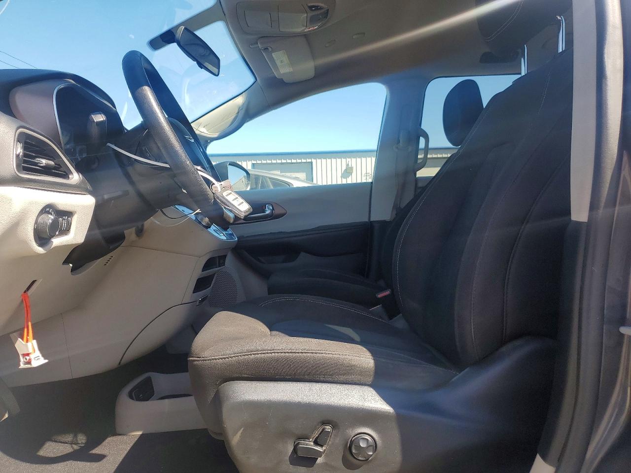 2020 CHRYSLER MINIVAN