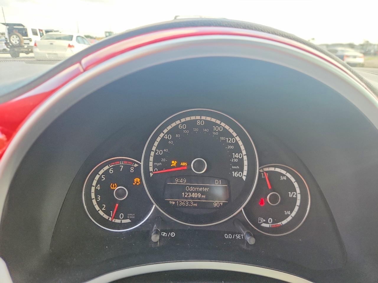 2013 VOLKSWAGEN BEETLE