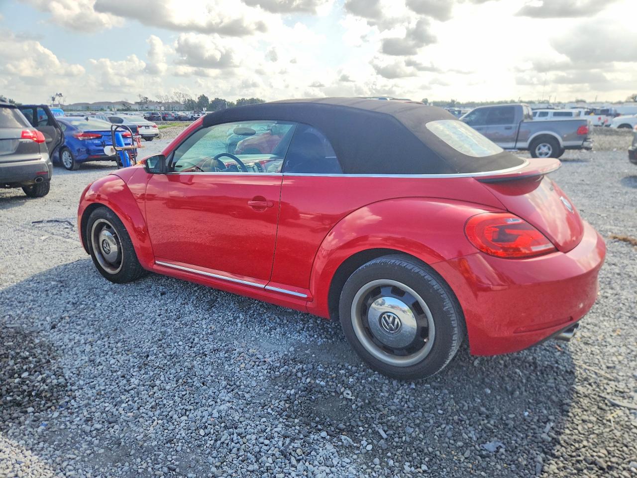 2013 VOLKSWAGEN BEETLE