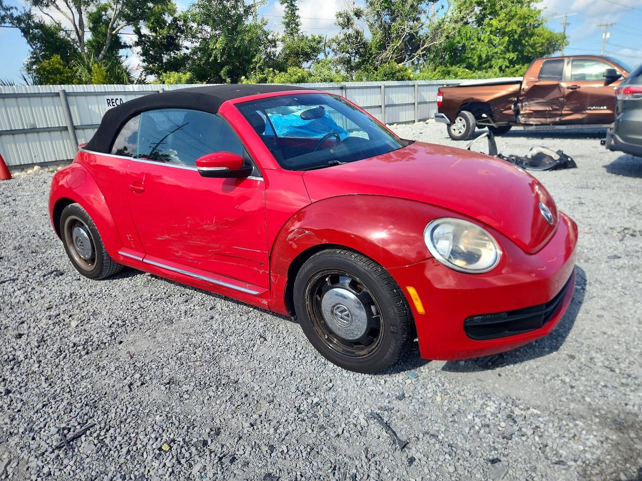 2013 VOLKSWAGEN BEETLE