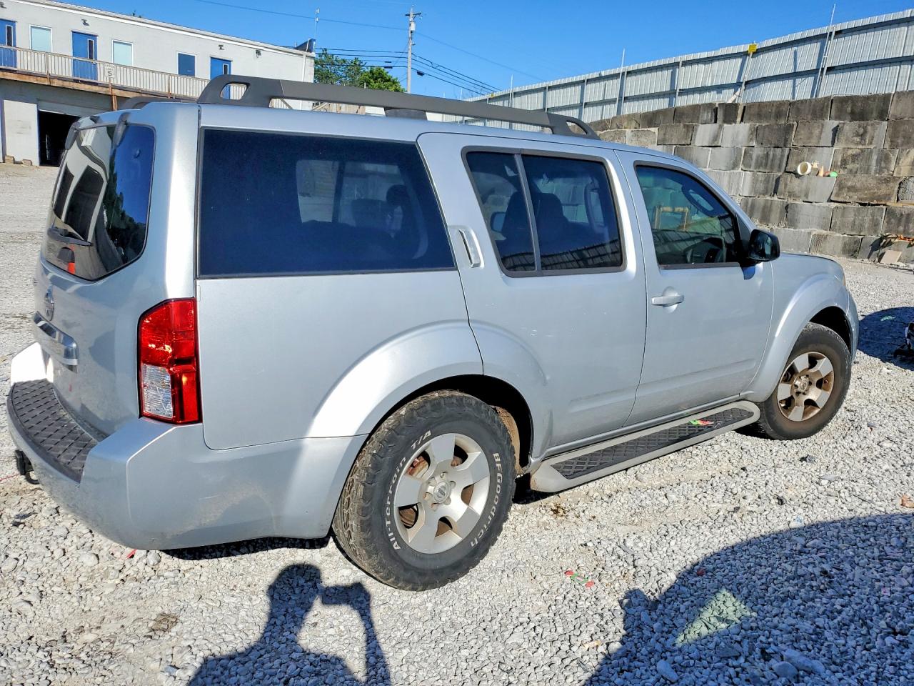 2011 NISSAN PATHFINDER