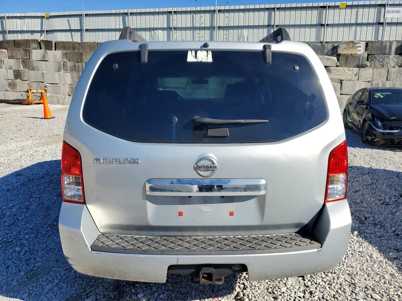2011 NISSAN PATHFINDER