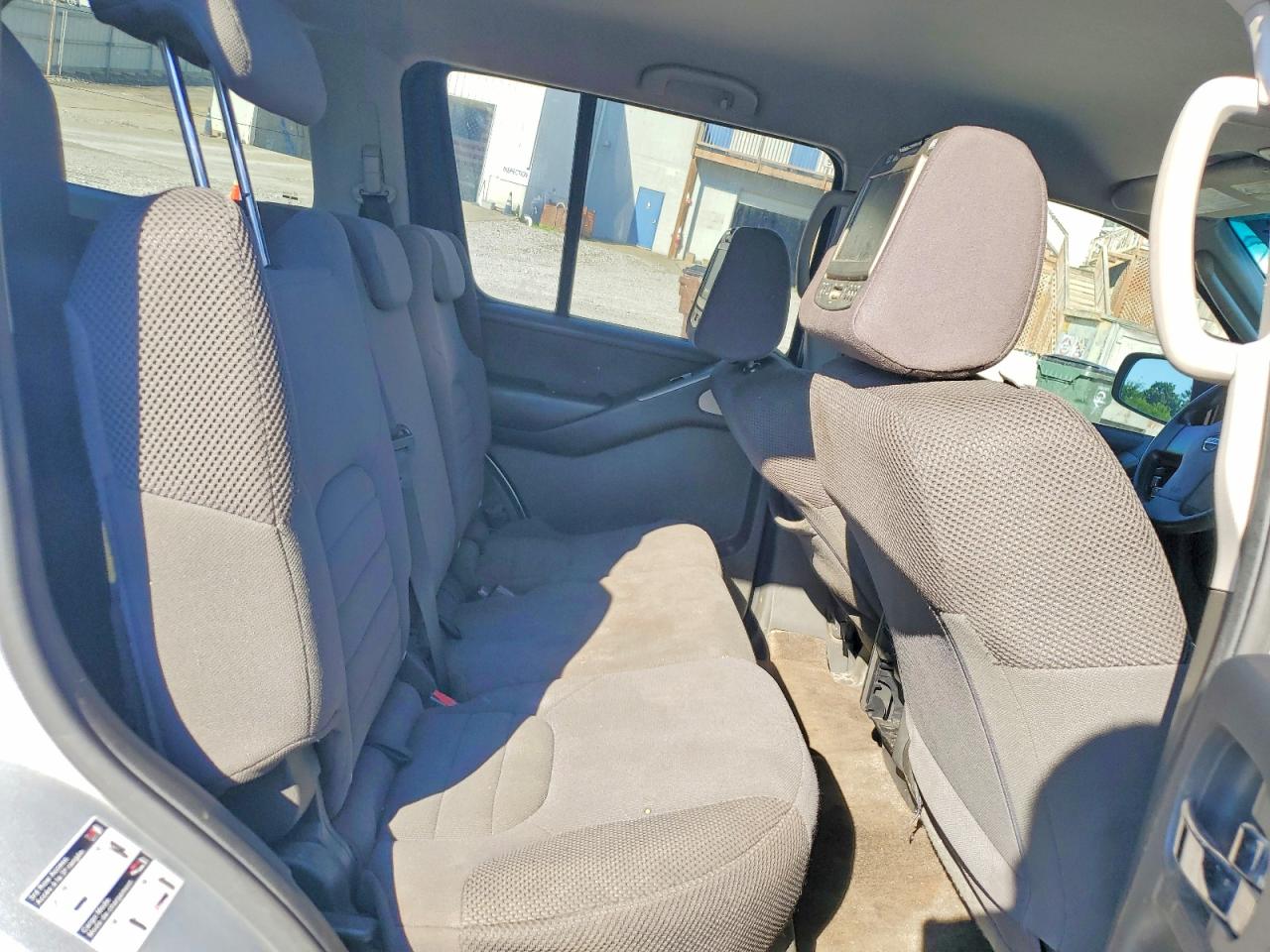 2011 NISSAN PATHFINDER