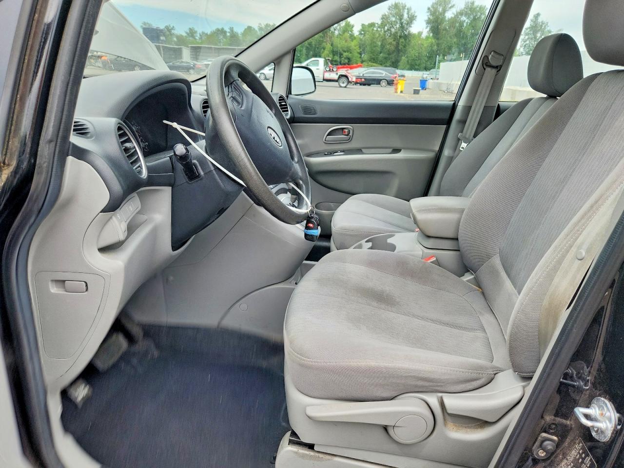 2009 KIA RONDO