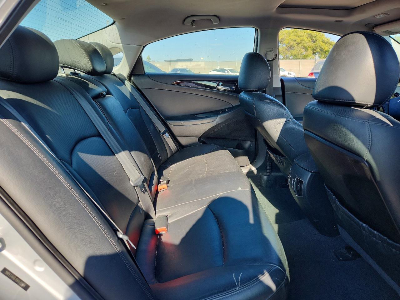 2011 HYUNDAI SONATA