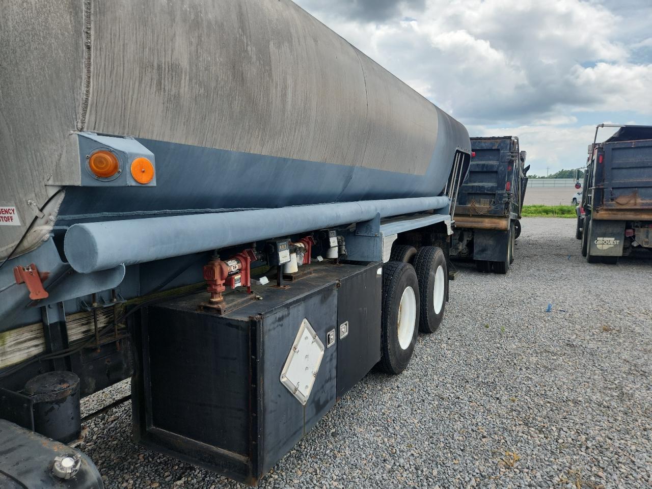 1999 INTERNATIONAL 4000 SERIE