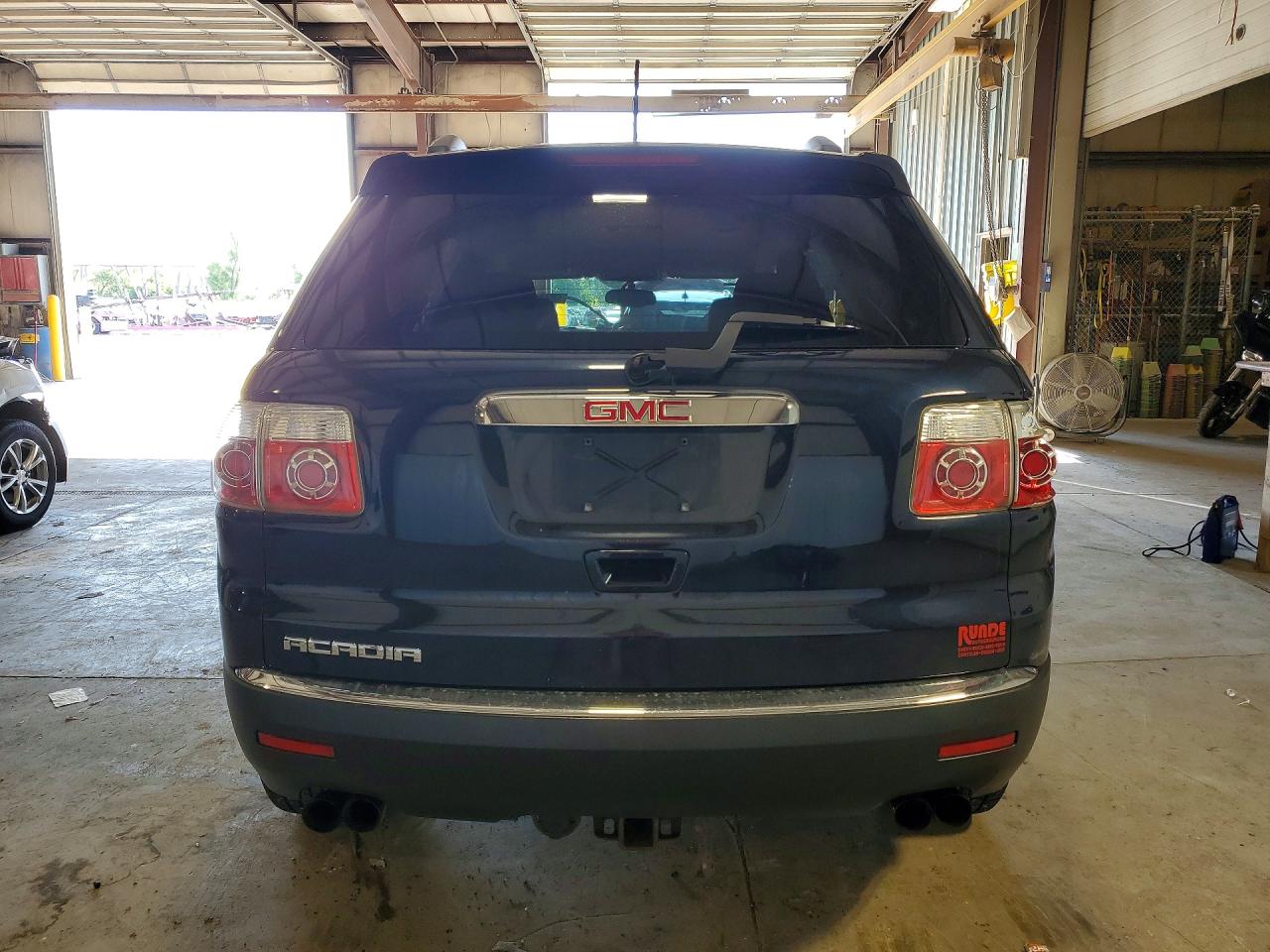 2011 GMC ACADIA SLE