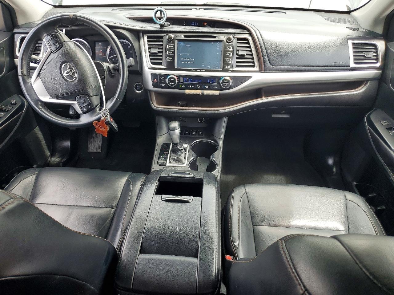 2016 TOYOTA HIGHLANDER