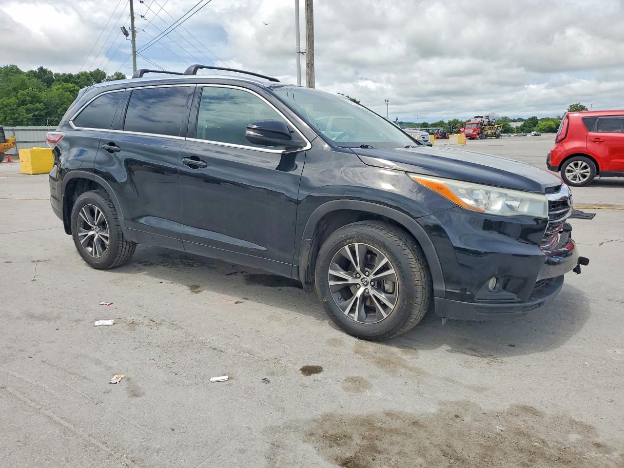 2016 TOYOTA HIGHLANDER