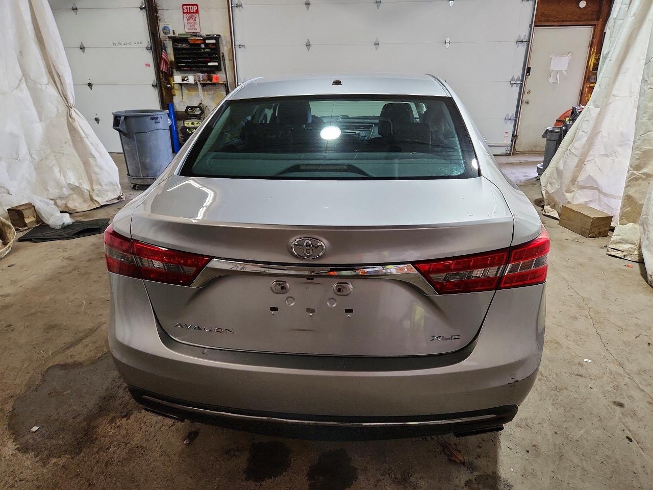 2016 TOYOTA AVALON