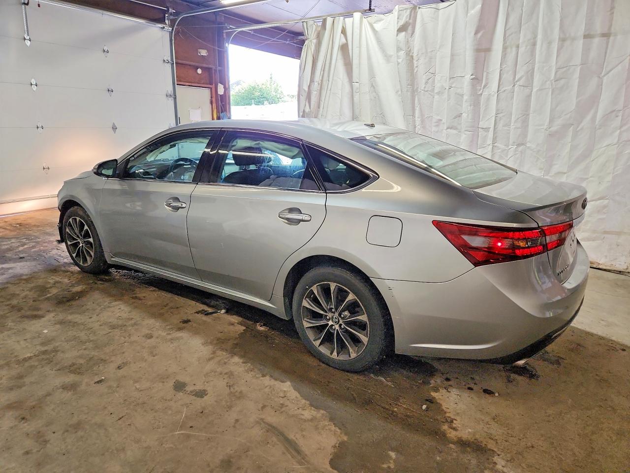 2016 TOYOTA AVALON