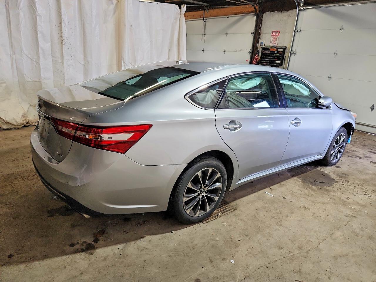 2016 TOYOTA AVALON