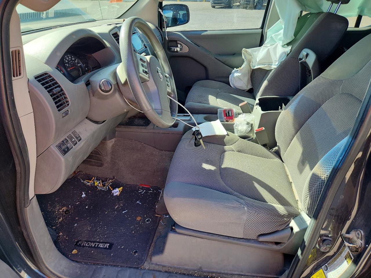 2015 NISSAN FRONTIER