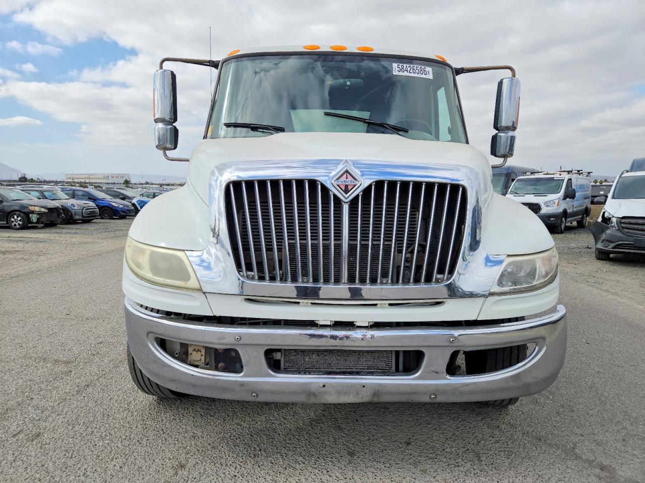 2015 INTERNATIONAL 4000 SERIE